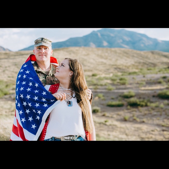 Meet Your Posher - Picture 1 of 7